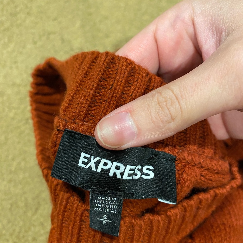 Express Sweater - Picture 2 of 2